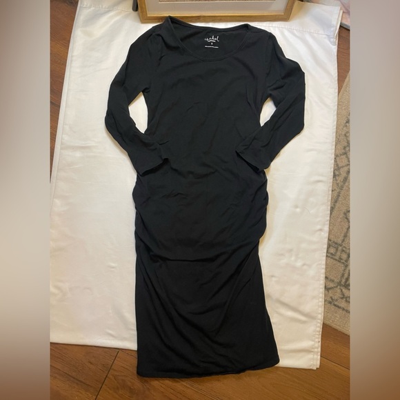 Ingrid & Isabel Dresses & Skirts - Isabel size small maternity black midi dresss